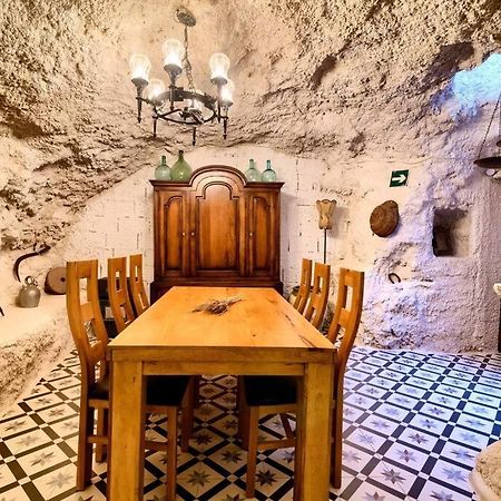 Cueva Con Jacuzzi A 20 Minutos De Valencia Vila Benaguacil Exterior foto