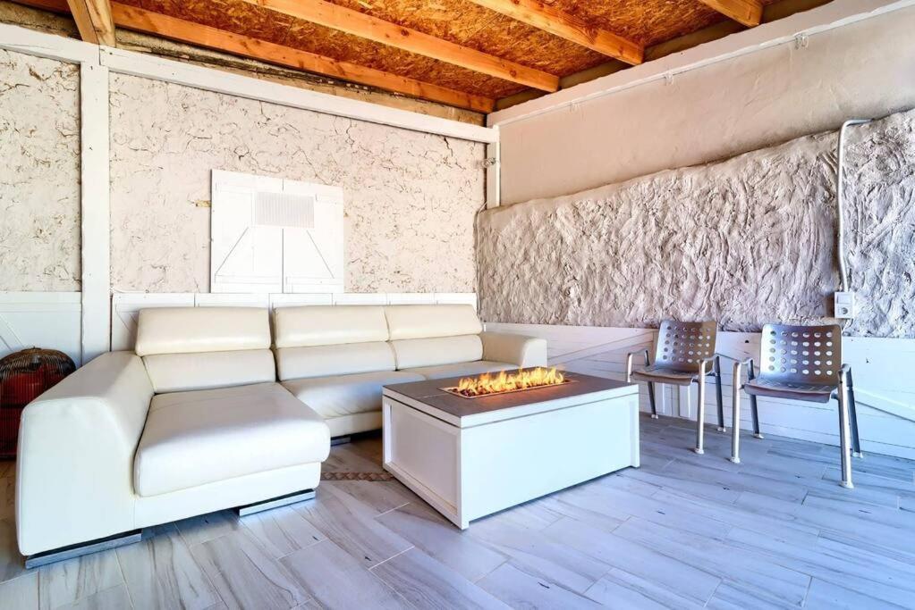 Cueva Con Jacuzzi A 20 Minutos De Valencia Vila Benaguacil Exterior foto