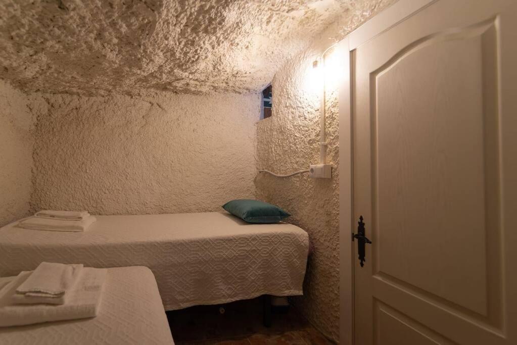 Cueva Con Jacuzzi A 20 Minutos De Valencia Vila Benaguacil Exterior foto